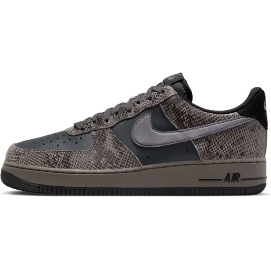 Tênis Nike Air Force 1 07 LV8 EMB Masculino