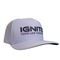 Ignite Kepis Trucker 72000 T.Unico Tela Dellates En Bordados Con Relieve. Blanco