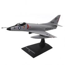 Aviao 1/72 Douglas A-4C Skyhawk 27291-56