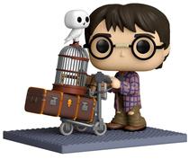 Boneco Harry Potter Pushing Trolley - Funko Pop! 135