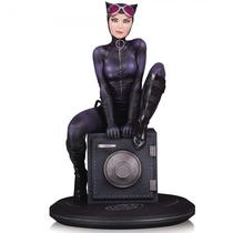 Boneco DC Collectibles DC Cover Catwoman Statue 35318