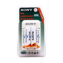 Kit Carregador de Pilhas Sony BCG-W50 / 5000MAH / com Pilha Incluida (2 Pilhas AA e 2 Pilhas AAA ) / para Pilha AAA e AA / Bivolt - Branco