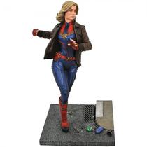 Esteaacute;Tua Diamond Select Marvel Premier Collection - Captain Marvel