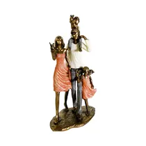 Figura Decorativa de Familia Concepts 437-4211361 29.5 CM