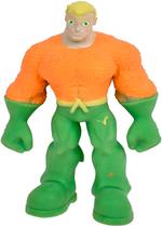 Boneco DC Batman Aquaman Super Stretchy - Monster Flex