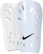 Caneleira Nike J Guard SP0040 101 - Branco