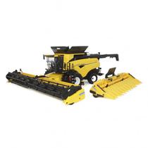 Colheitadeira New Holland 1/32 CR9.90 Combine With Corn 13973