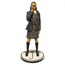 Boneco Dark Horse Umbrella Academy Allison 6599