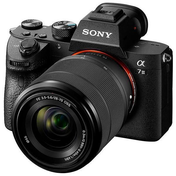 Câmera Digital Sony A7 III 24.2MP 3.0" + Lente FE 28-70MM OSS