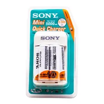 Kit Carregador de Pilhas Sony BCG-C300 / 5000MAH / com Pilha Incluida (4 Pilhas AA) / para Pilha AAA e AA / Bivolt - Branco