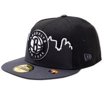 Bone New Era 59FIFTY 7 1/4 57.7CM (NBP23BON066) Brooklyn New York- Preto/Cinza