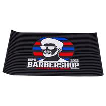 Tapete para Maquina de Barbeiro para Banco TA003-3 45X30 Estd Barbershop 2022 Haircuts And Shave - Preto