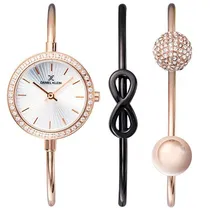 Relógio Analógico Daniel Klein Gift Sets DK11931-6 Feminino com Duas Pulseiras de Aço Inoxidável - Rosa Ouro e Preto