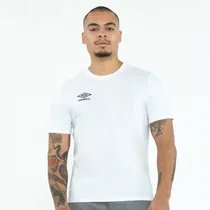 Camiseta Casual Masculino Umbro Essential Mangas Cortas