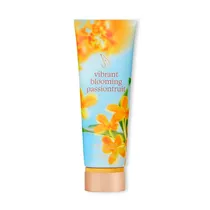 Loção Corporal VS Victoria's Secret Body Lotion Vibrant Blooming Passionfruit - 236ML Loção Corporal VS Victoria's Secret Vibrant Blooming Passionfruit - 236ML